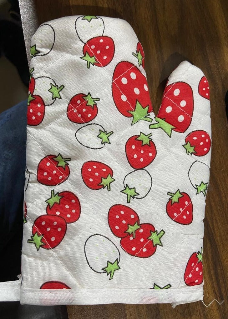 Wukusy multicoloured oven mitt and pot holder set for kitchen safety and style, featuring vibrant woven fabric designs.