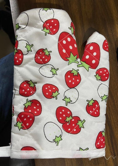 Wukusy multicoloured oven mitt and pot holder set for kitchen safety and style, featuring vibrant woven fabric designs.