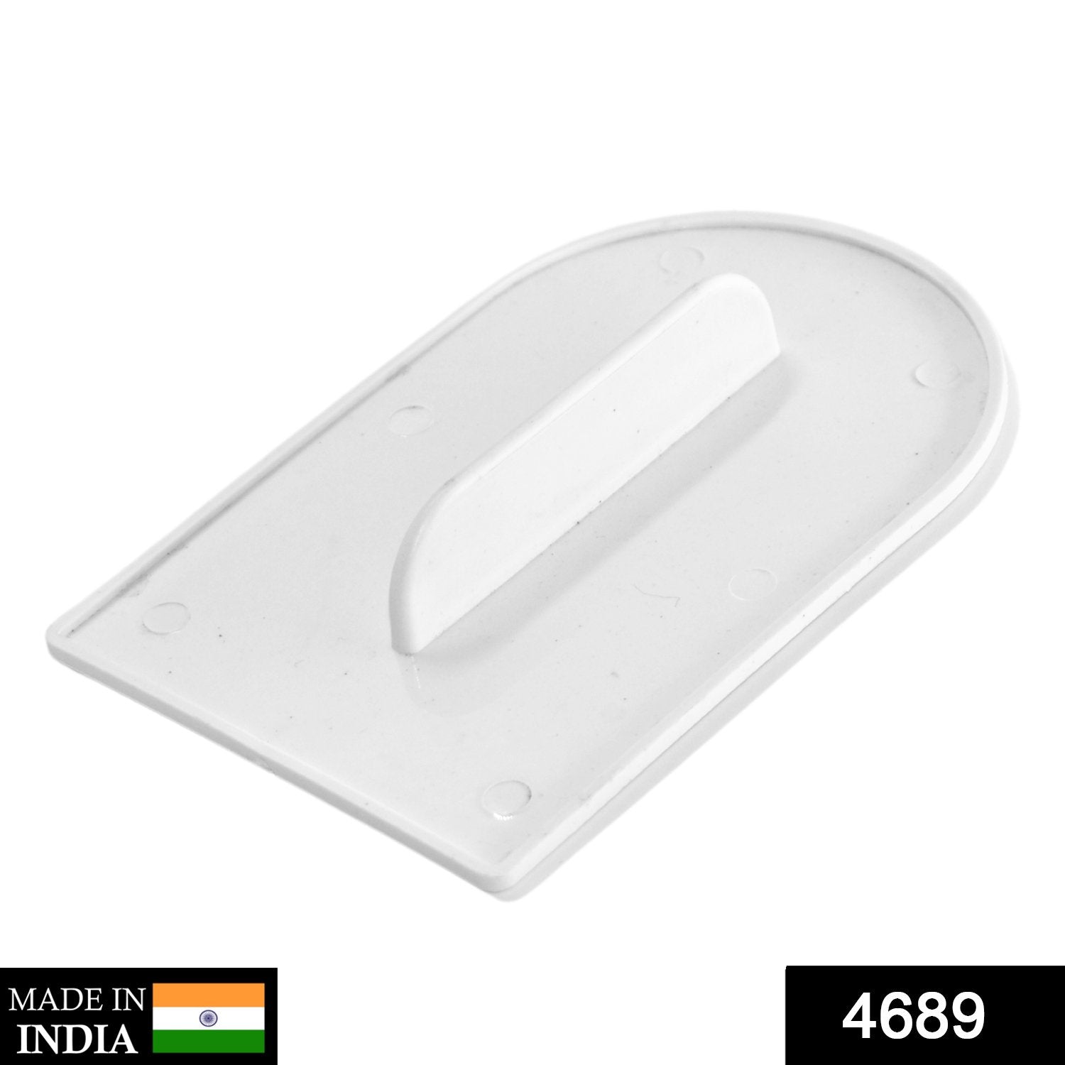 Wukusy plastic cake and pastry decorating baking icing smoother for even frosting application in home and kitchen baking.