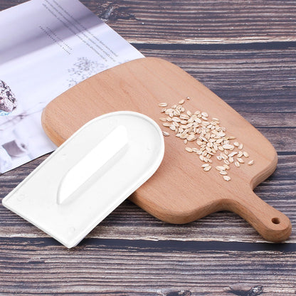 Wukusy plastic cake decorating and baking icing smoother for cake, candy, and pastry finishing in home and kitchen use