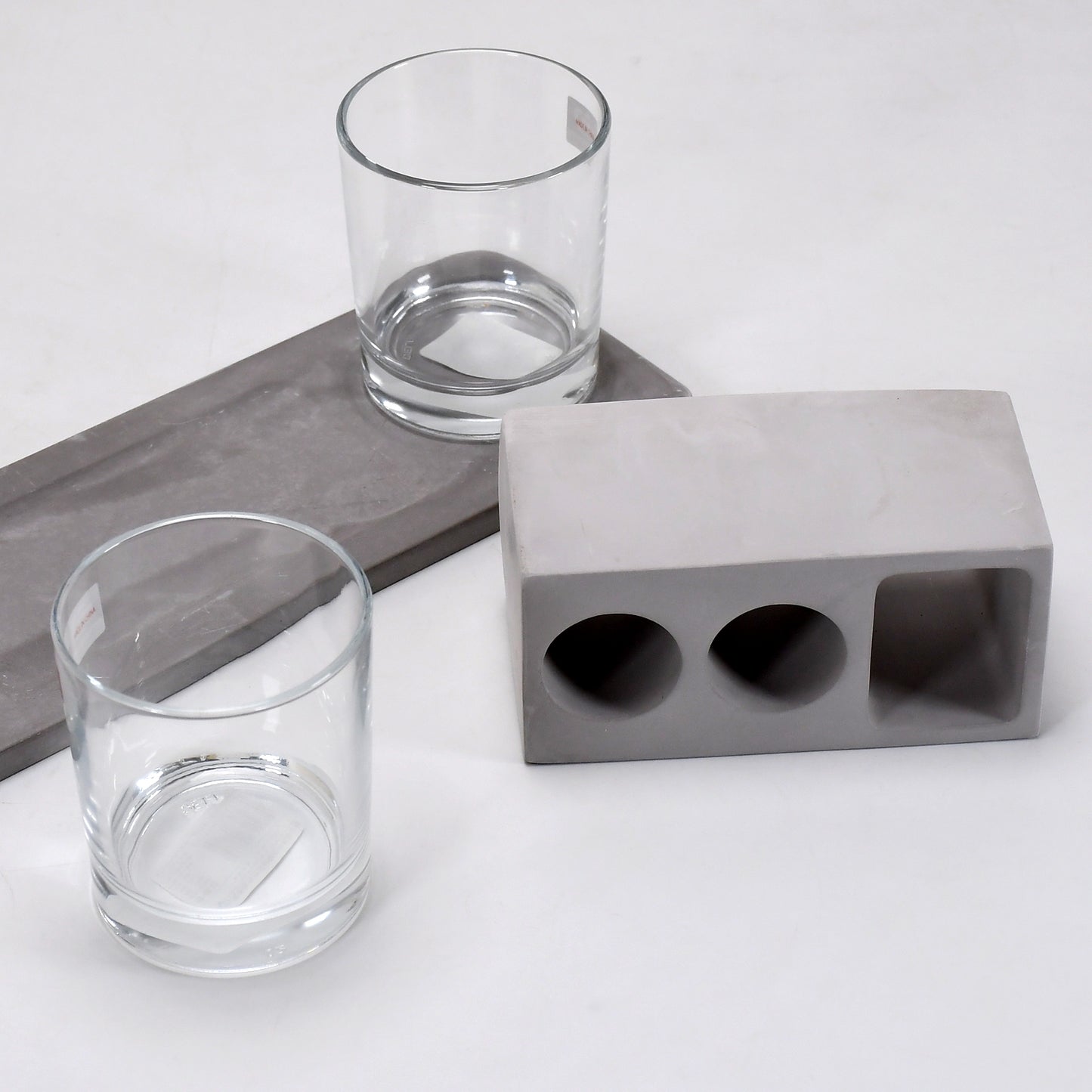 Wukusy 5223 2-wine glass marble holder with attractive design, ideal for hotel and cafe home and kitchen use.