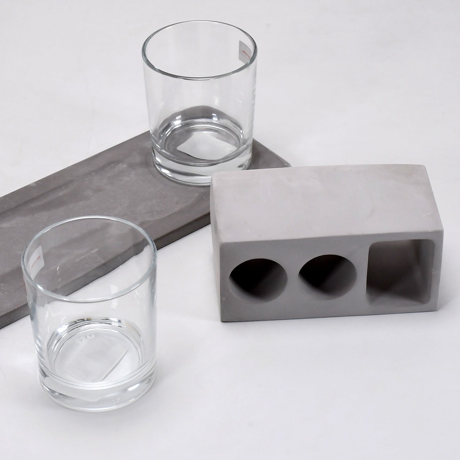 Wukusy 5223 2-wine glass marble holder with attractive design, ideal for hotel and cafe home and kitchen use.