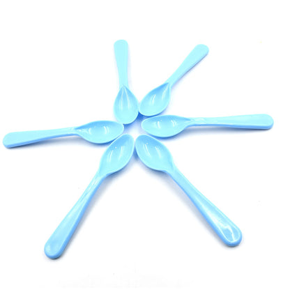 Wukusy 6-piece plastic spoon set includes heat-resistant table, tea, and coffee spoons for home and kitchen use.