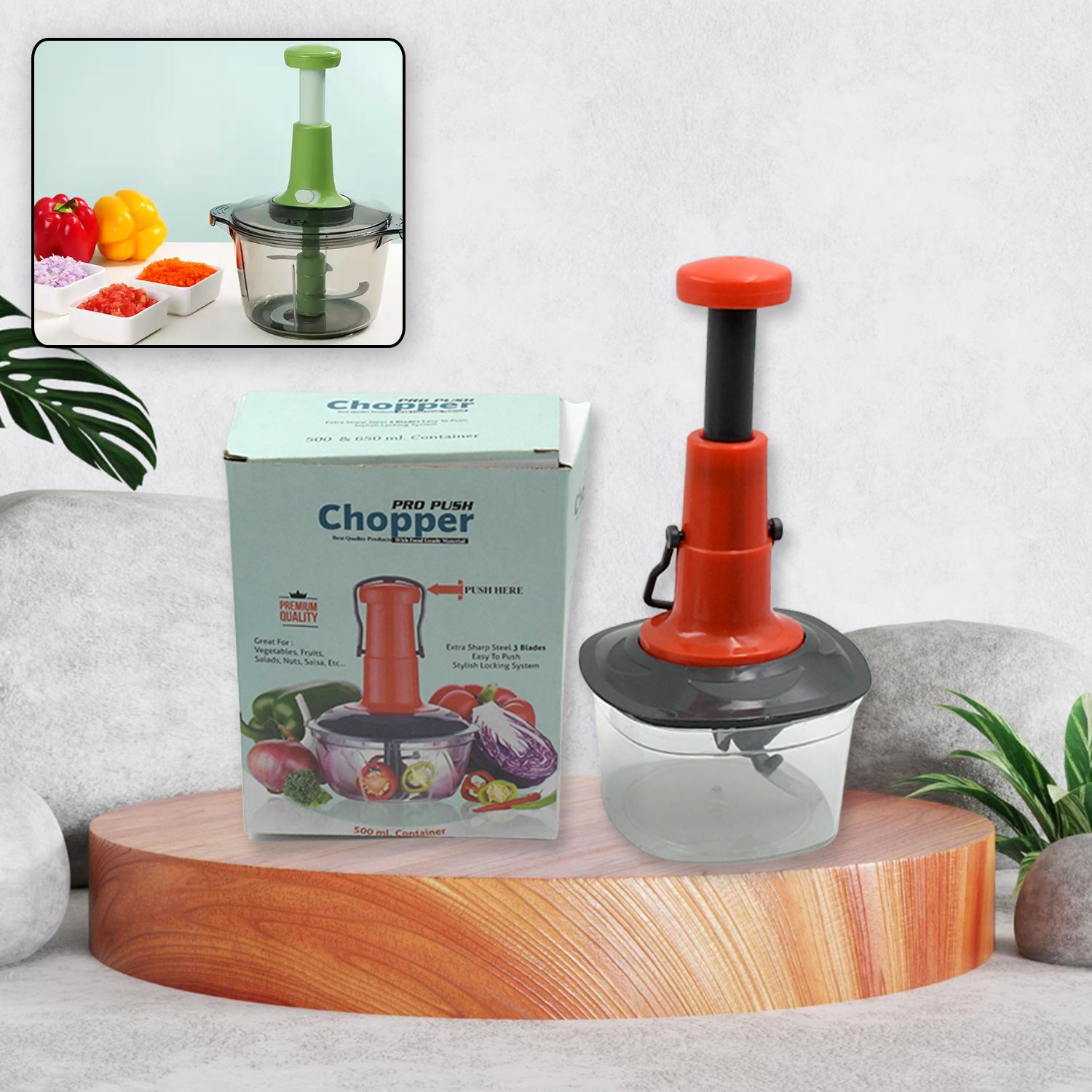 Wukusy manual fruit and vegetable chopper with 3 stainless steel blades, anti-slip base, locking system, 650ml capacity.