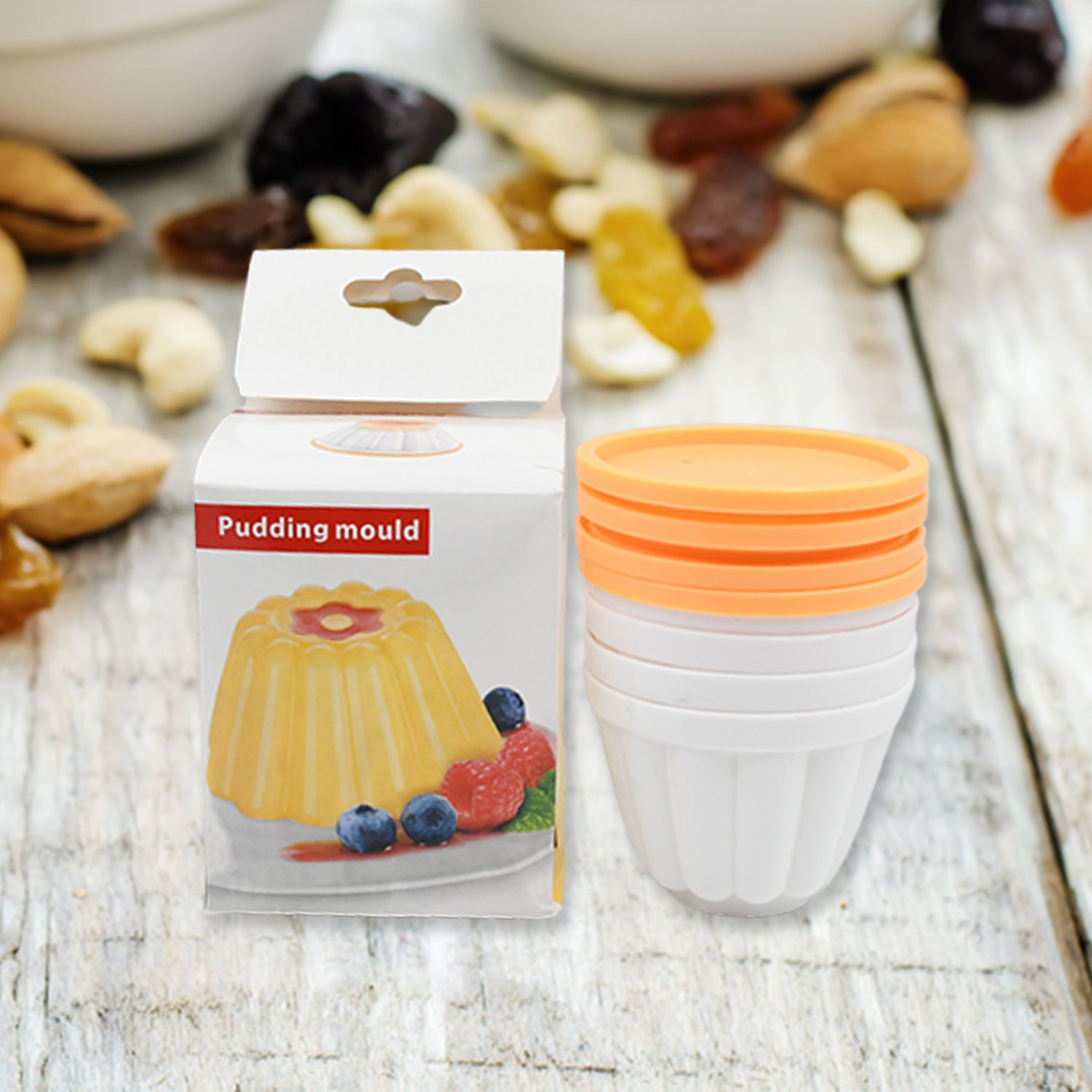 Set of 4 Wukusy pudding molds with lids, custard and jelly molds, perfect for ice creams and desserts in a home kitchen.