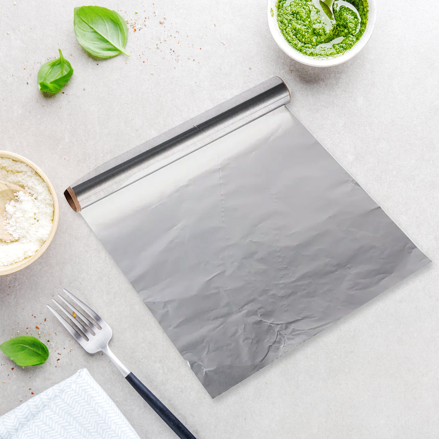 Wukusy premium food-grade aluminum foil roll, heavy-duty, non-stick, thick for baking and grilling, 72 meters long.