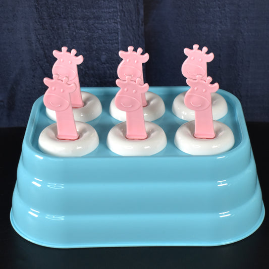 Wukusy plastic giraffe-shaped popsicle mold with 6 cavities for making homemade ice treats in a home kitchen setting.