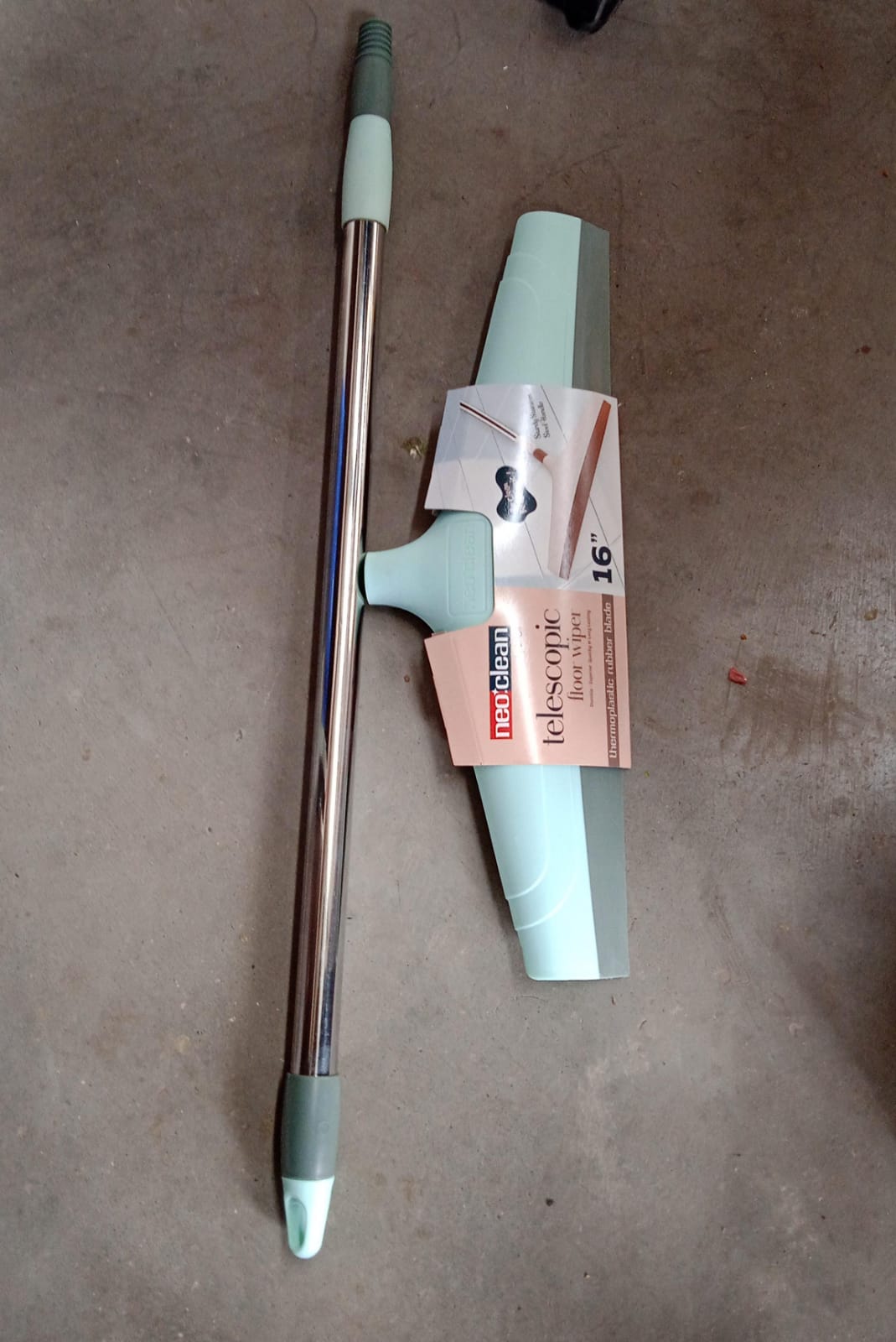 Wukusy Ganesh telescopic floor wiper, 16-inch (40 cm), with adjustable handle for easy cleaning in home and kitchen.