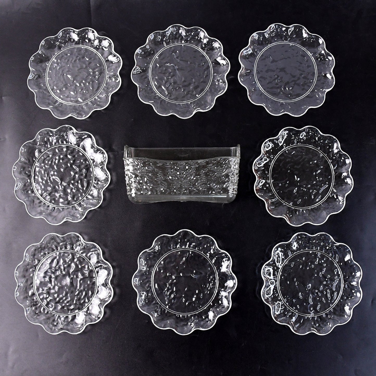 Wukusy 9-in-1 plastic bowl set with serving tray and plates, compact kitchen dinnerware for serving and eating.