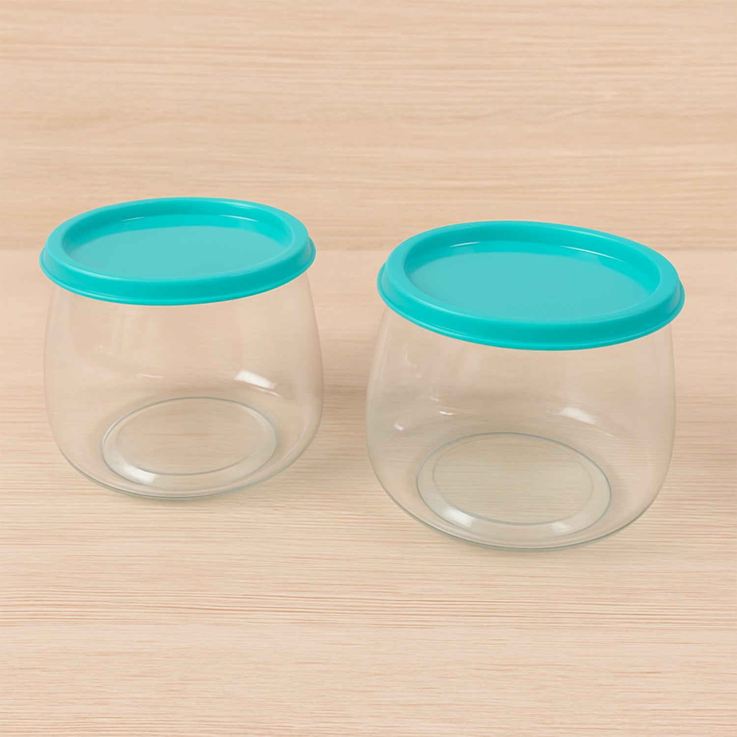 Wukusy airtight storage containers set with two 900ml capacity containers for kitchen organization and food storage.