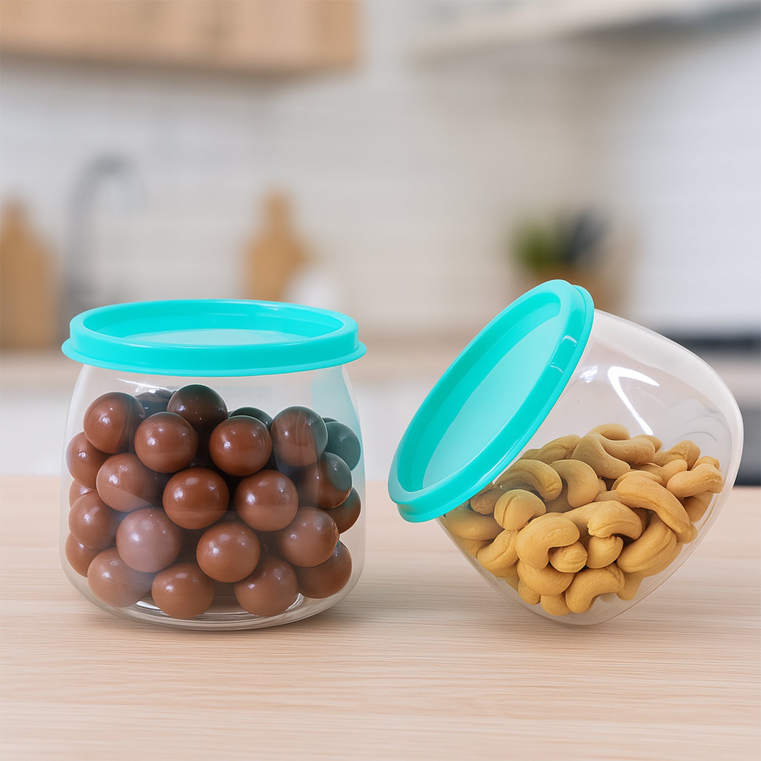 Wukusy airtight storage containers set with two 900ml capacity kitchen storage jars on a countertop.