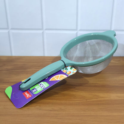 Wukusy Apex large kitchen strainer for home use, with fine mesh and sturdy handle, ideal for draining pasta and vegetables.