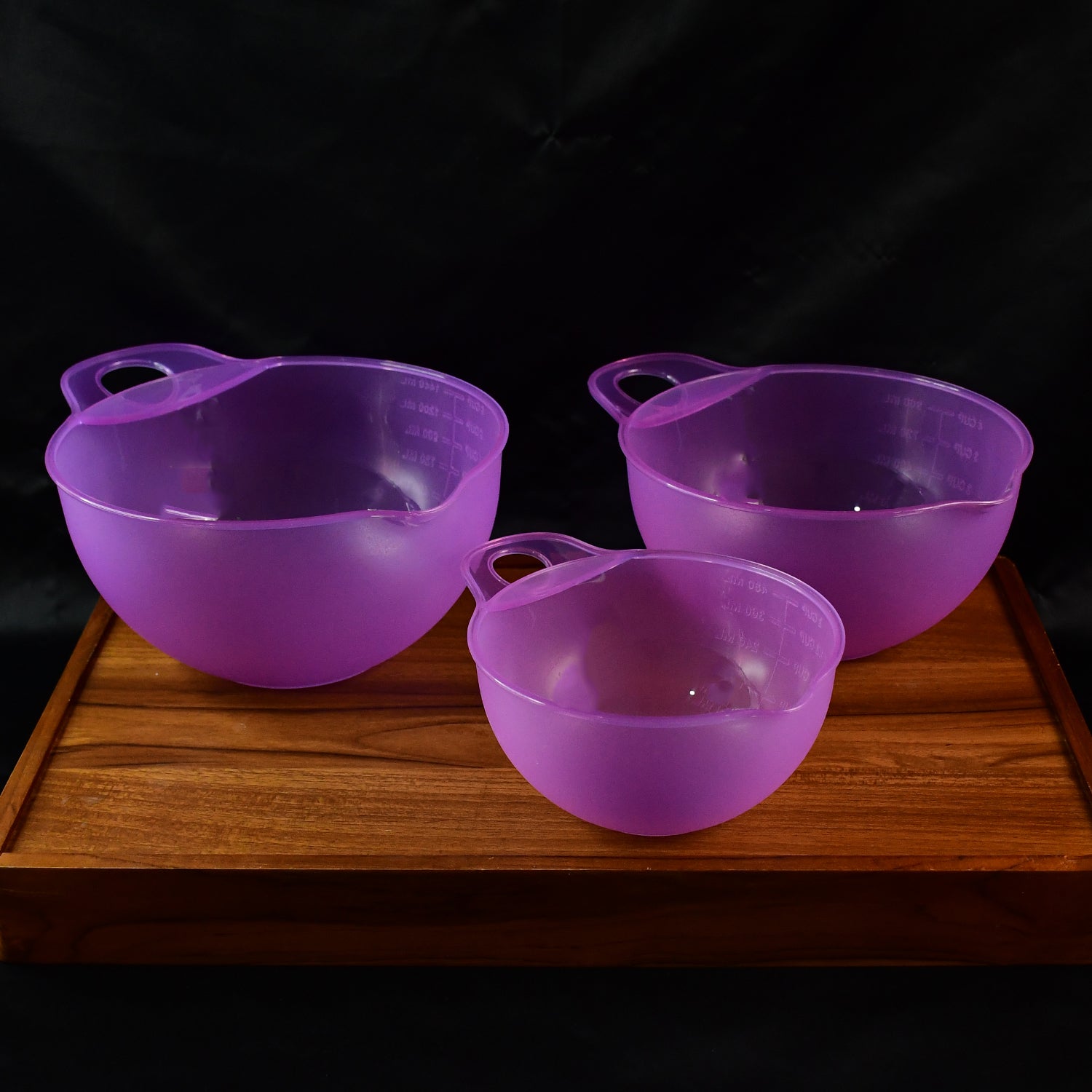 Wukusy Apex Mix Measure Prep Bowl Set with 3 stainless steel bowls for mixing, measuring, and prep in the kitchen.
