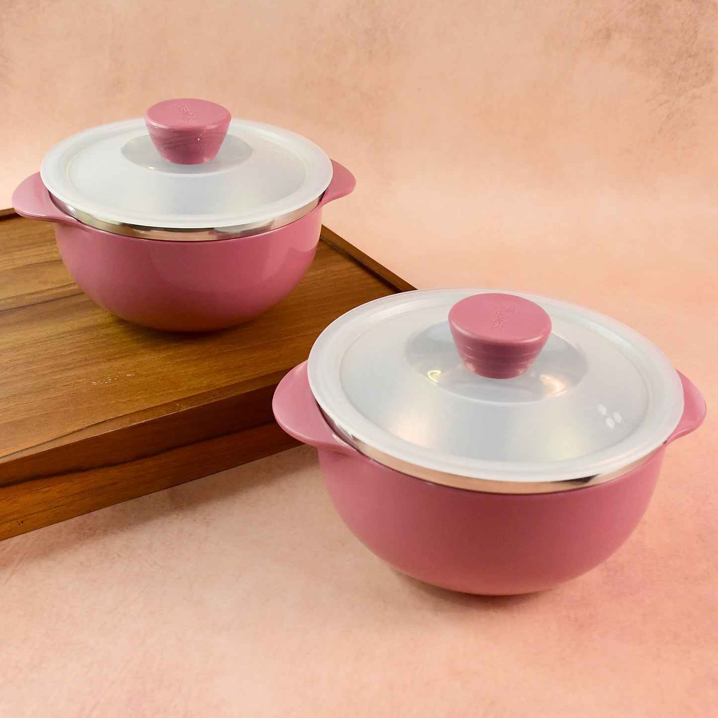 Wukusy Apex Premium Plastic Serving Bowl Set with lids, 2-piece, clear bowls for serving and storage in home and kitchen use.