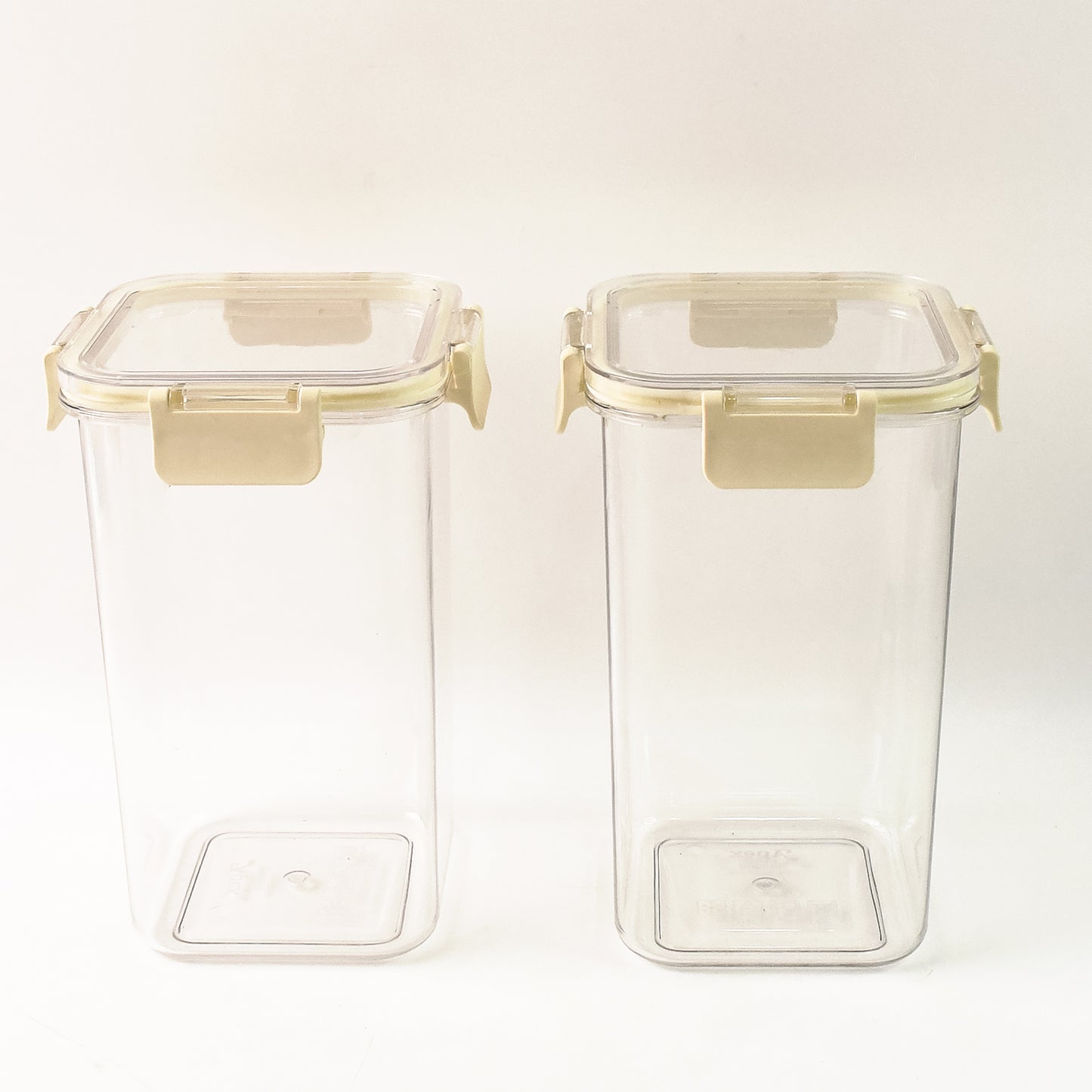 Wukusy Apex Press N Lock airtight kitchen storage container set, 2-piece, 1400ml capacity, for fresh food organization.