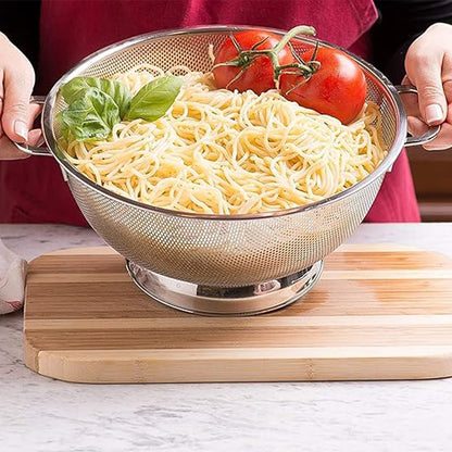Wukusy Apex stainless steel mesh colander for draining pasta, vegetables, and fruits in the kitchen.