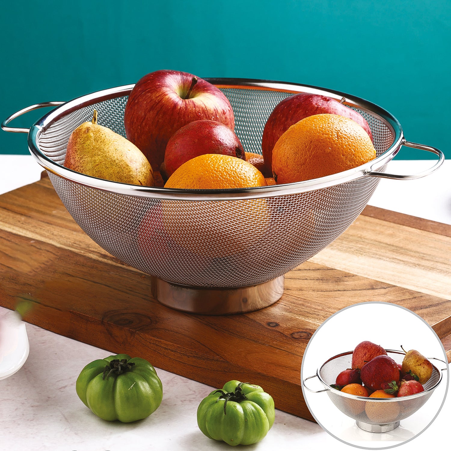 Wukusy Apex stainless steel mesh colander for draining pasta, vegetables, and fruits in the home kitchen.