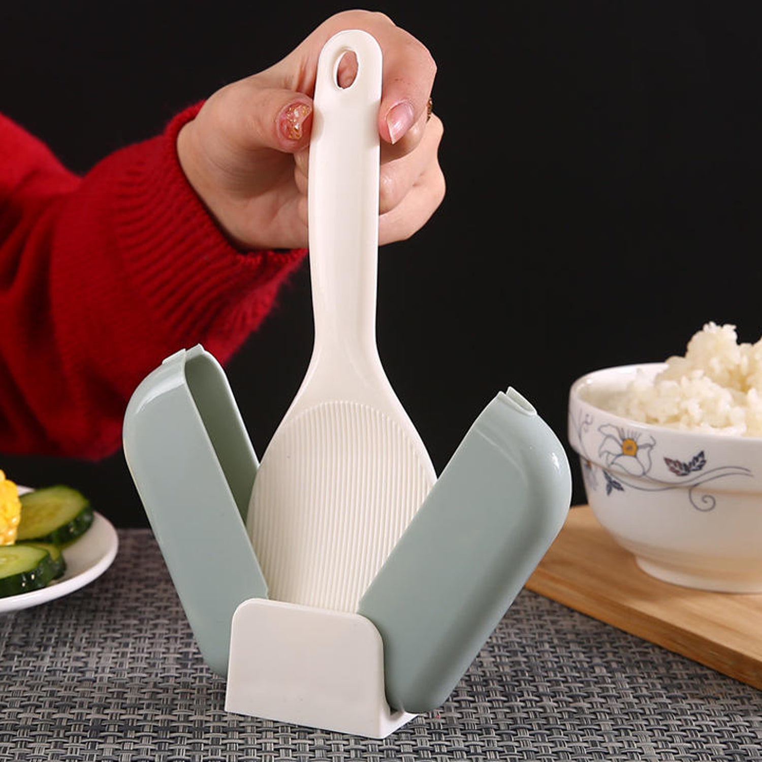 Wukusy automatic open-close rice spoon holder with dust cover, kitchen utensil organizer for home use