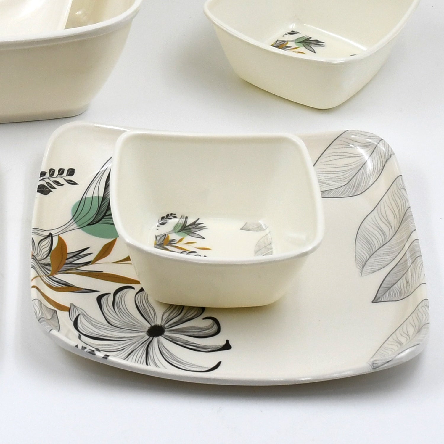 Wukusy Divine Lunch Tableware Dinner Set with 11 pieces, including plates, bowls, and cups for home dining.