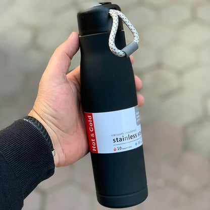Wukusy double wall vacuum insulated water bottle in 550ml, stainless steel, with a sleek design and leak-proof lid for hot and cold drinks.