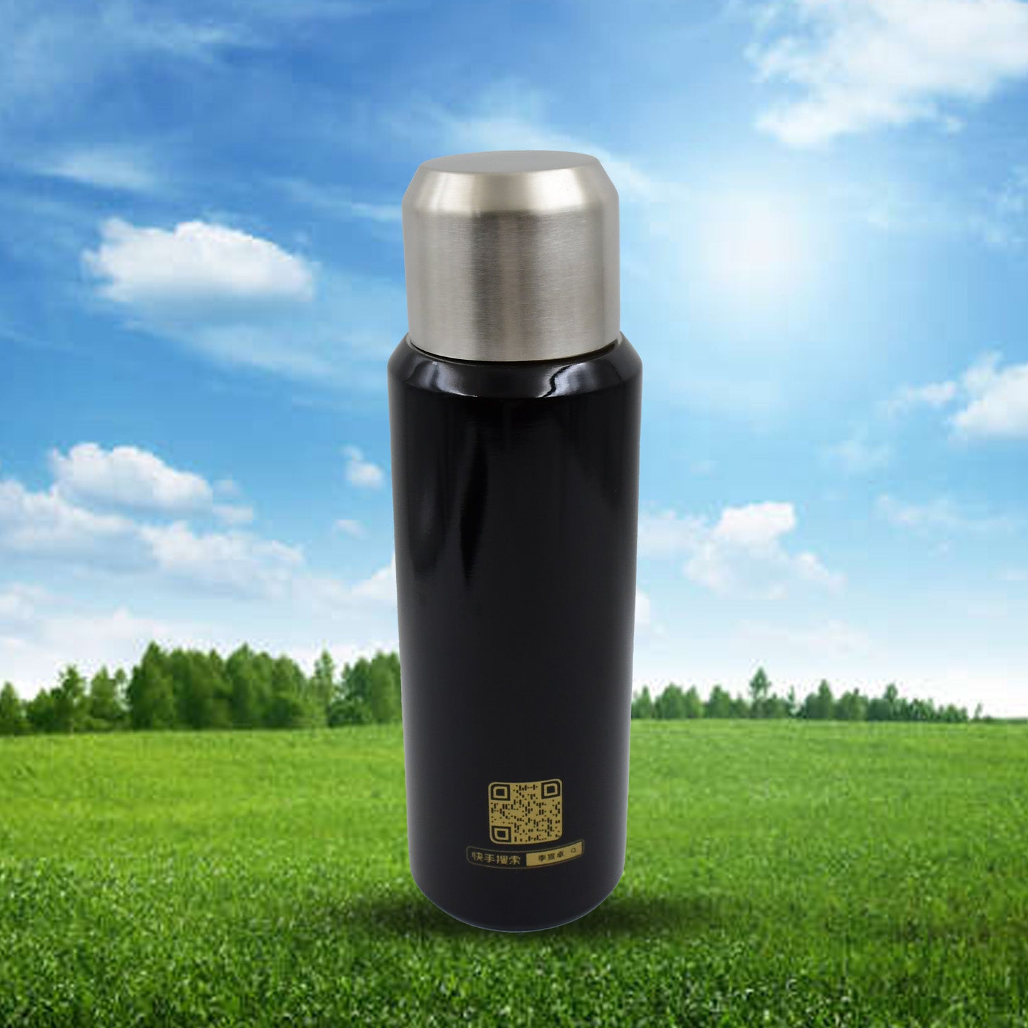Wukusy double-walled insulated thermal bottle for hot and cold water, tea, and coffee, 600 ml, in stainless steel with a sleek design.