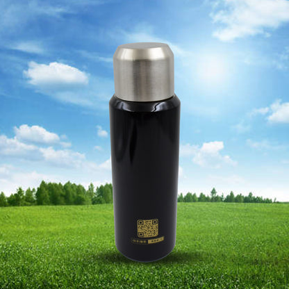 Wukusy double-walled insulated thermal bottle for hot and cold water, tea, and coffee, 600 ml, in stainless steel with a sleek design.