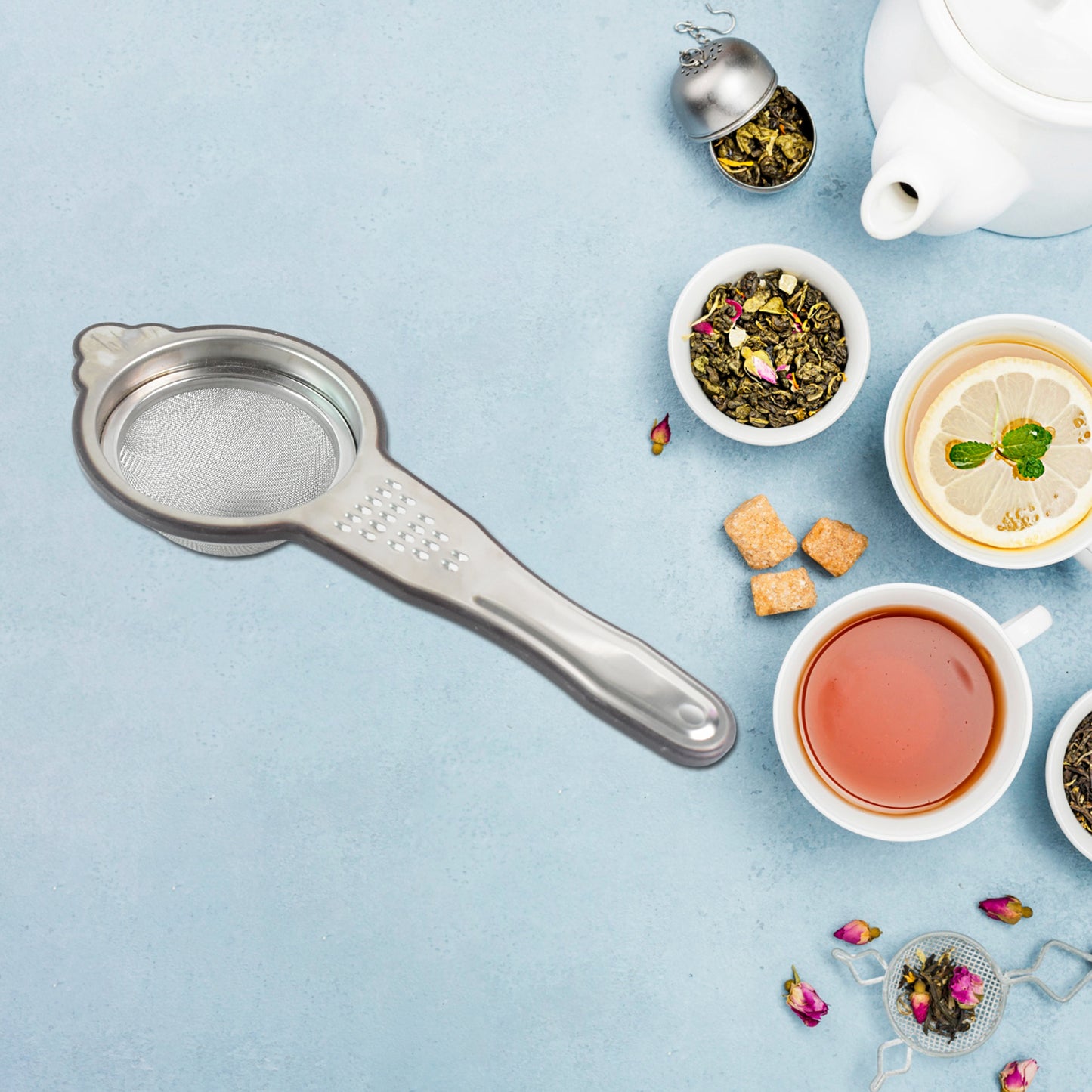 Wukusy heavy-duty stainless steel fine mesh tea strainer for brewing loose leaf tea in home and kitchen settings.