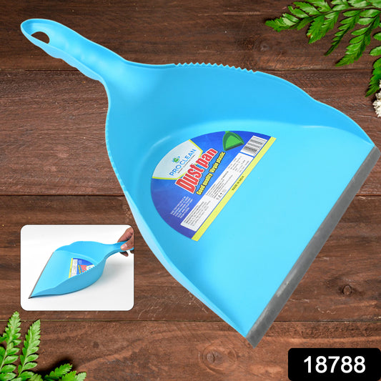Heavy plastic dustpan with handle from Wukusy, ideal for home and kitchen cleaning, durable and easy to use.