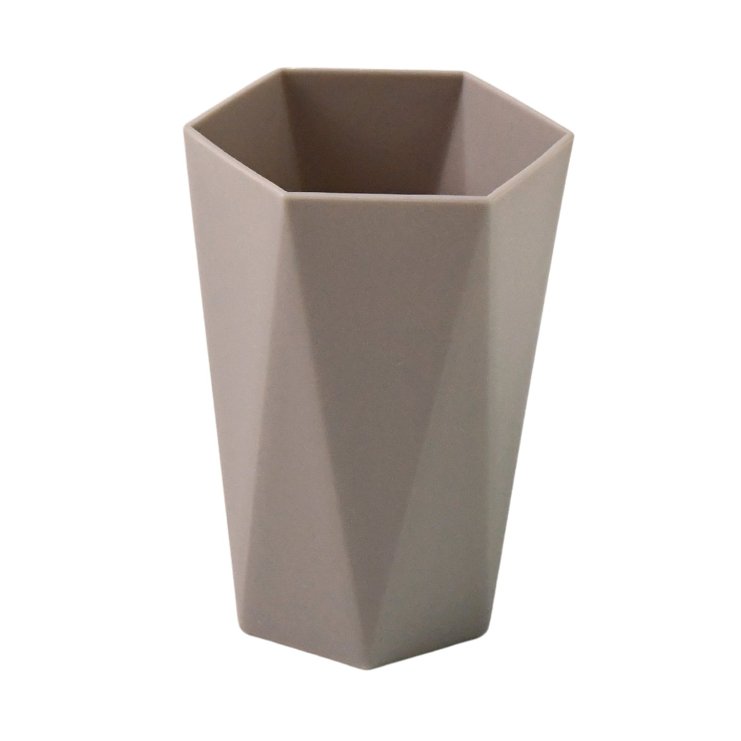 Small plastic drinking glass with a hexagon shape from Wukusy, ideal for home and kitchen use.
