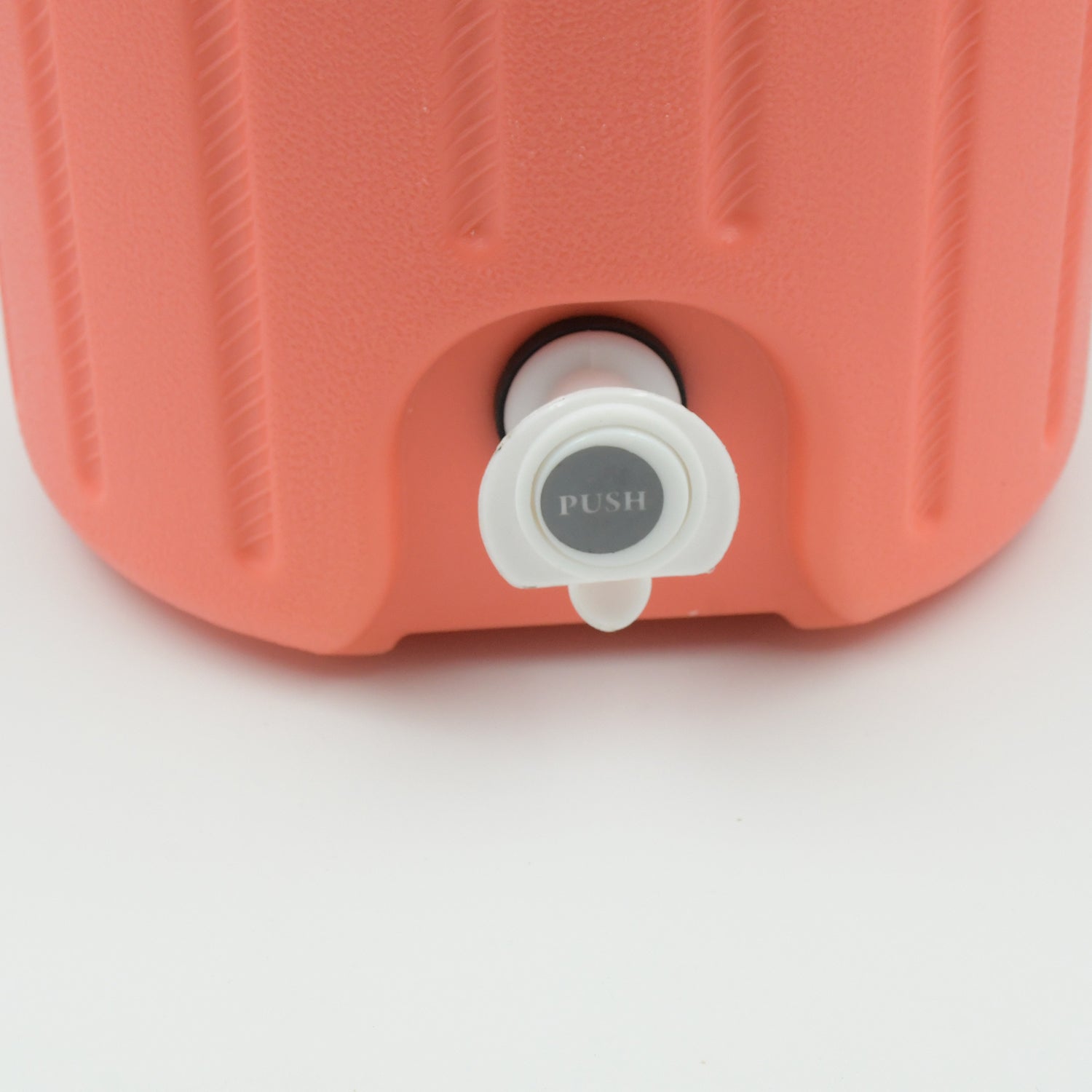Wukusy insulated plastic water jug with sturdy handle and tap, available in 2500ml, 7500ml, and 12000ml for home or travel use.