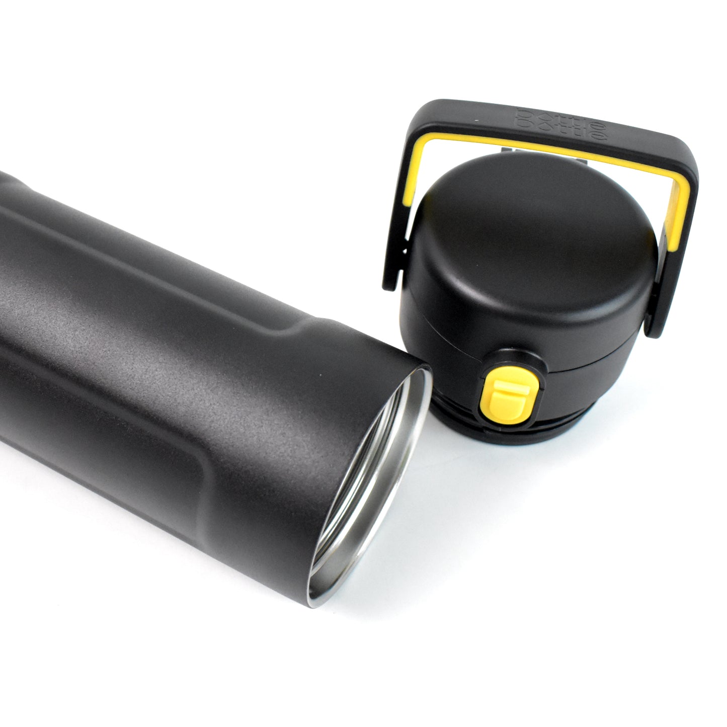 Wukusy insulated water bottle with vacuum seal, leak-proof design, BPA-free, ideal for hot and cold beverages in a home or kitchen setting.