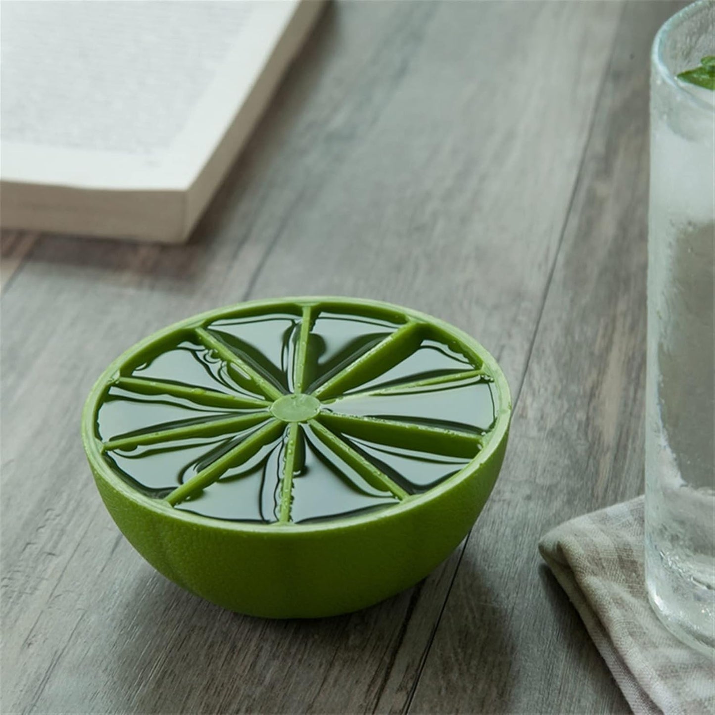 Wukusy lemon-shaped flexible silicone ice cube tray with 8 round molds for home and kitchen use.