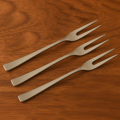 Set of 3 Wukusy mini dessert fruit forks, stainless steel kitchen utensils for serving small desserts and fruits.