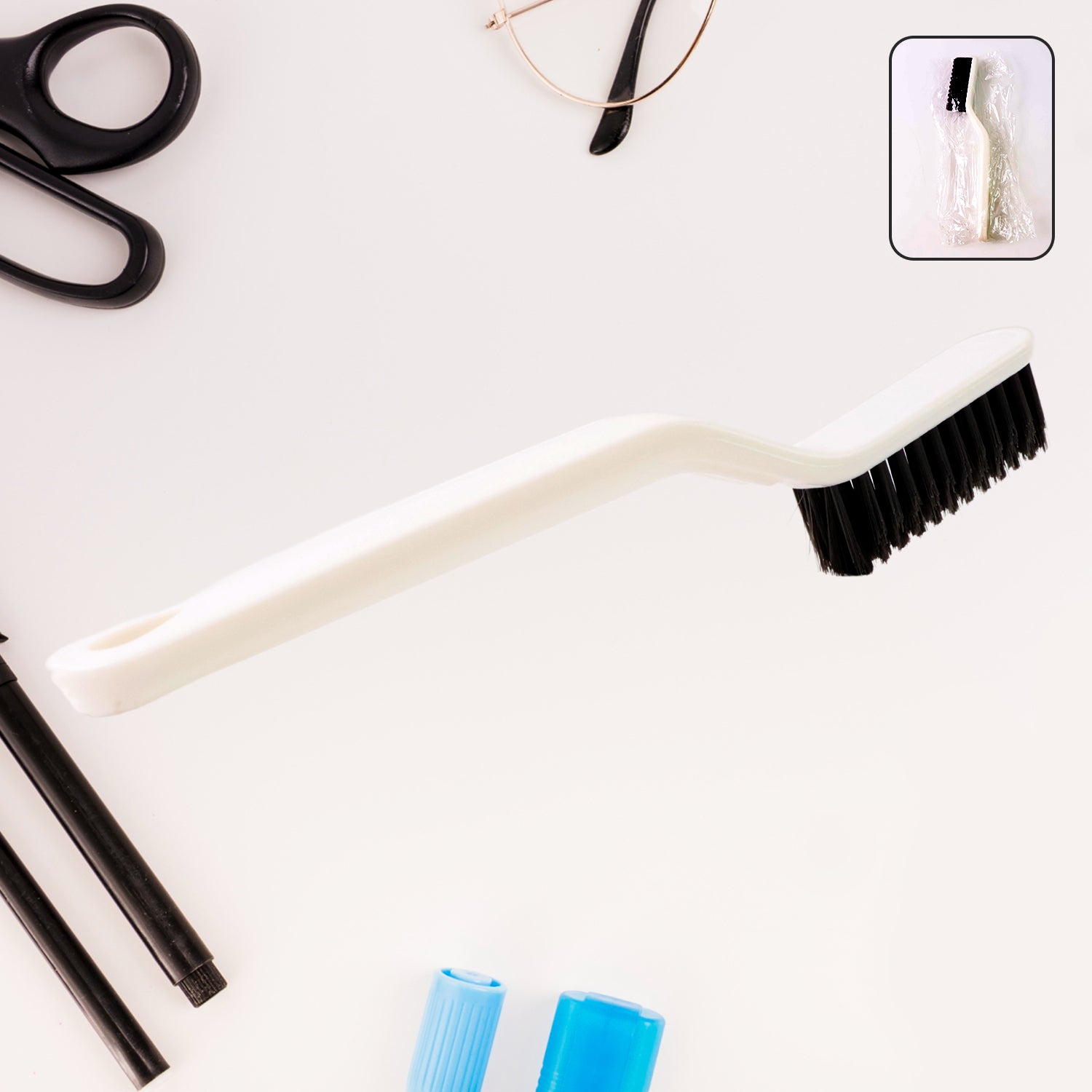 Wukusy 2-in-1 multifunctional floor gap cleaning brush for home and kitchen, ideal for cleaning tight spaces and flooring.