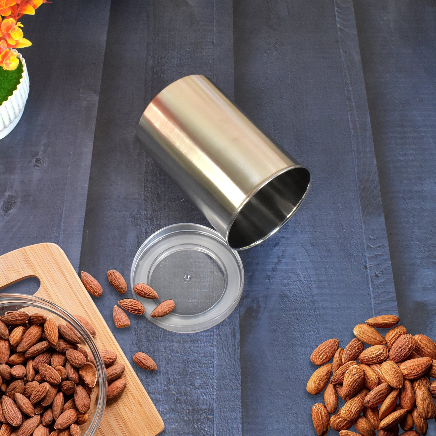 Wukusy stainless steel airtight container with clear lid, 1000ml capacity, ideal for kitchen storage and organization.