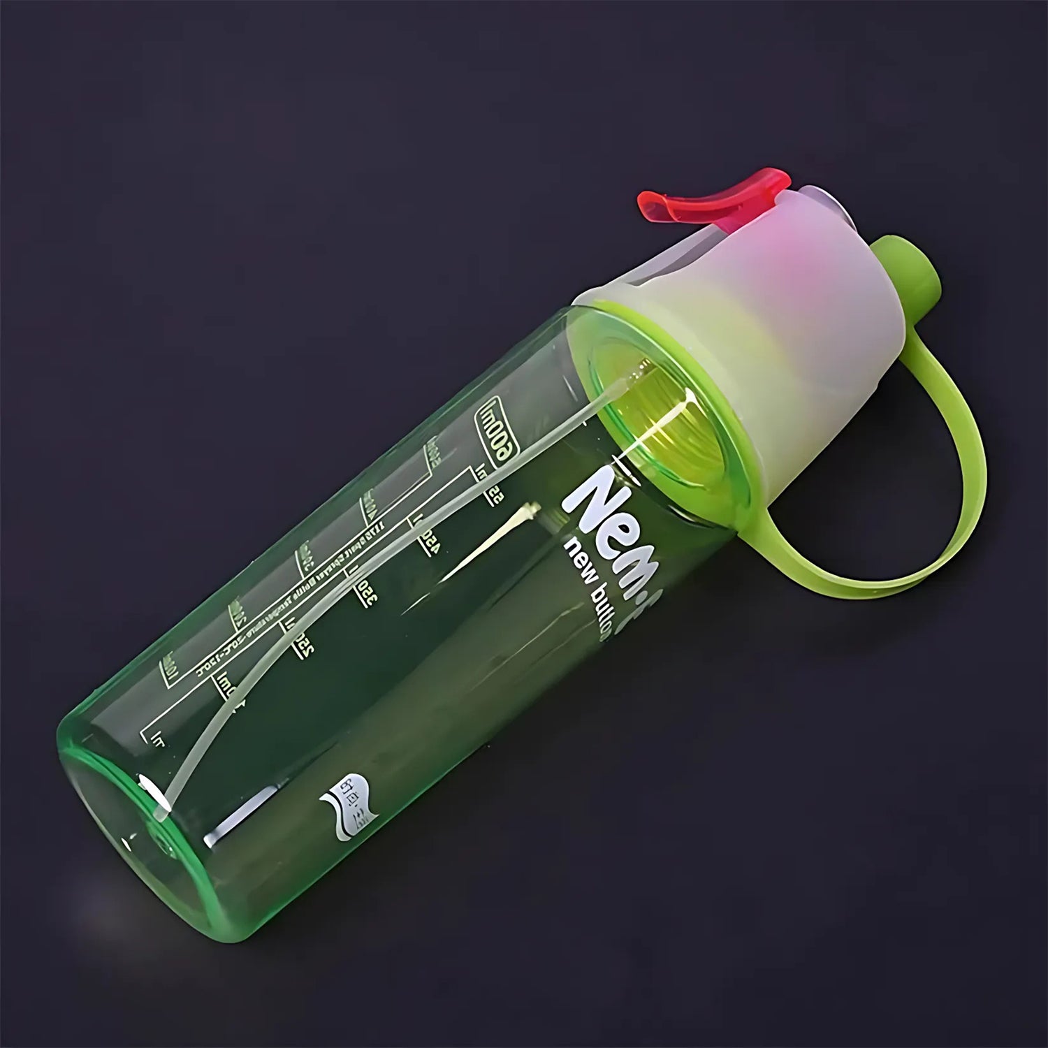 Wukusy plastic dual-function sports water bottle with built-in mist spray and leakproof cap, 600ml, for active hydration.