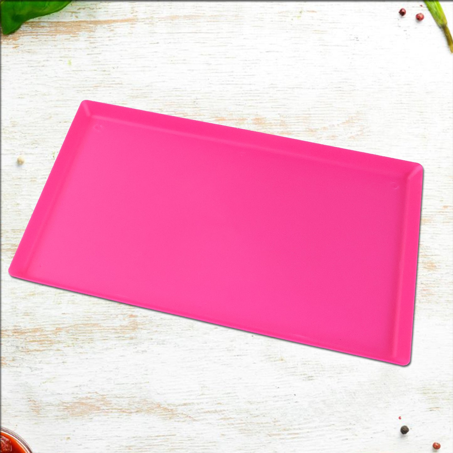 Wukusy plastic kitchen tray with modern hollow design, 40x25 cm, ideal for home and kitchen use.