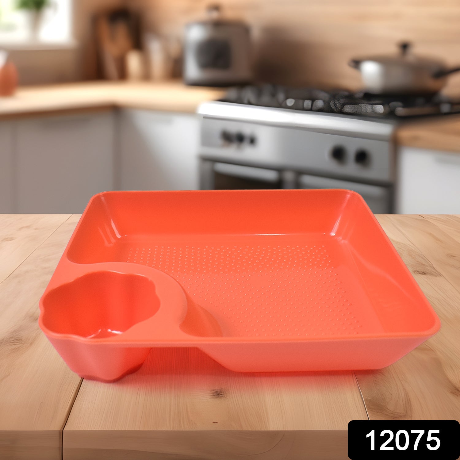 Wukusy plastic round plates with dipping saucer for snacks or condiments, 18.16 cm, set of 1, suitable for home and kitchen use.