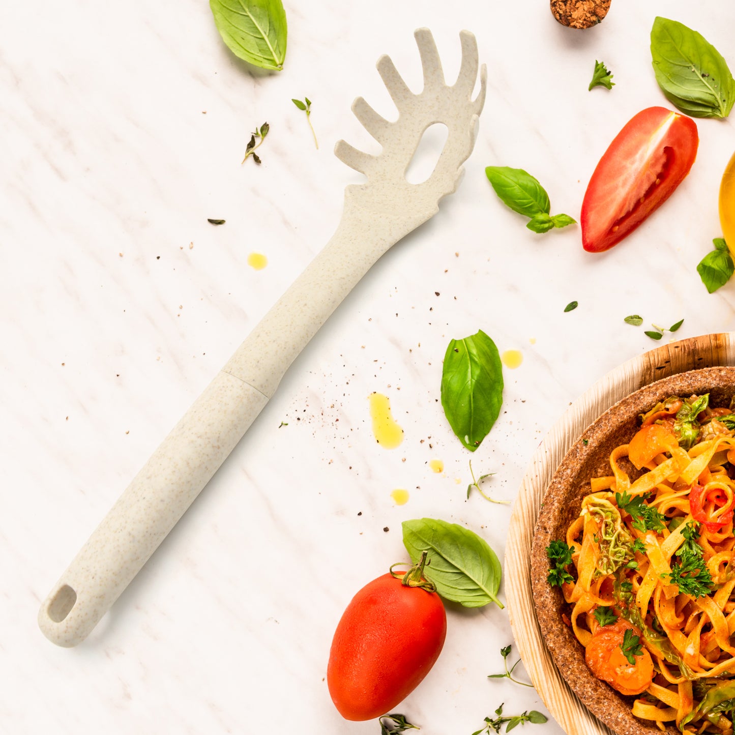 Wukusy plastic kitchen accessories set including whisk, pasta spoon, and soup spoon, heat-resistant and non-stick for cooking.