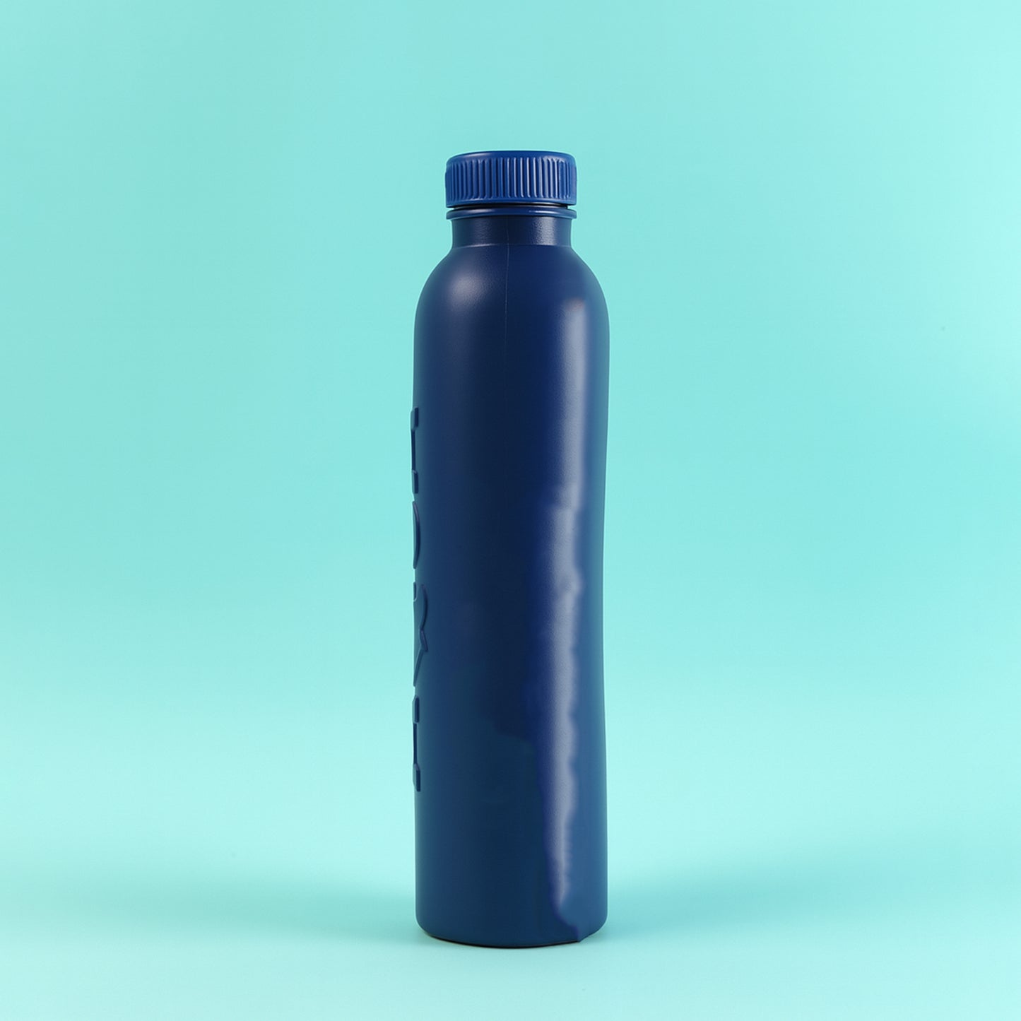 Wukusy premium reusable water bottle with screw cap, 500ml, in a sleek design suitable for home and kitchen use.