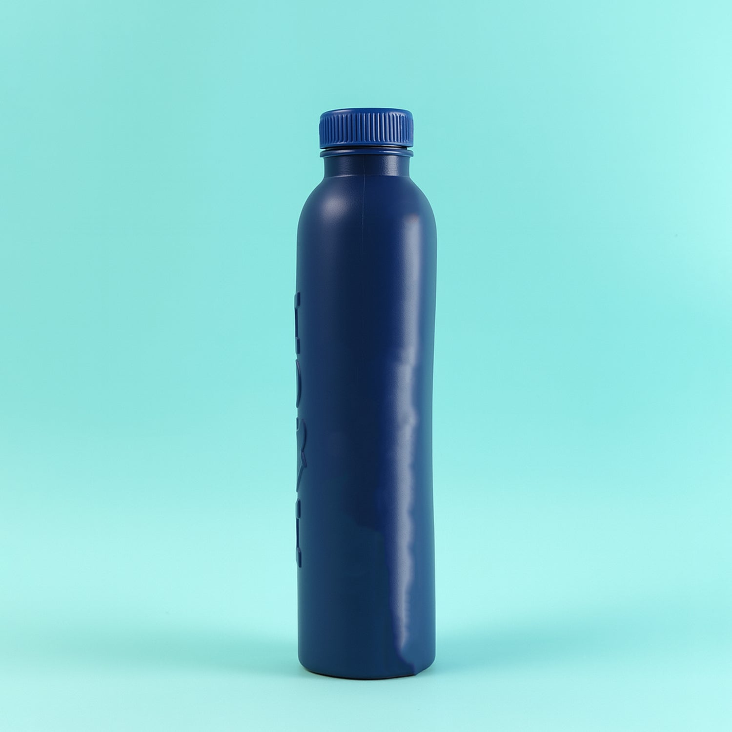 Wukusy premium reusable water bottle with screw cap, 500ml, in a sleek design suitable for home and kitchen use.