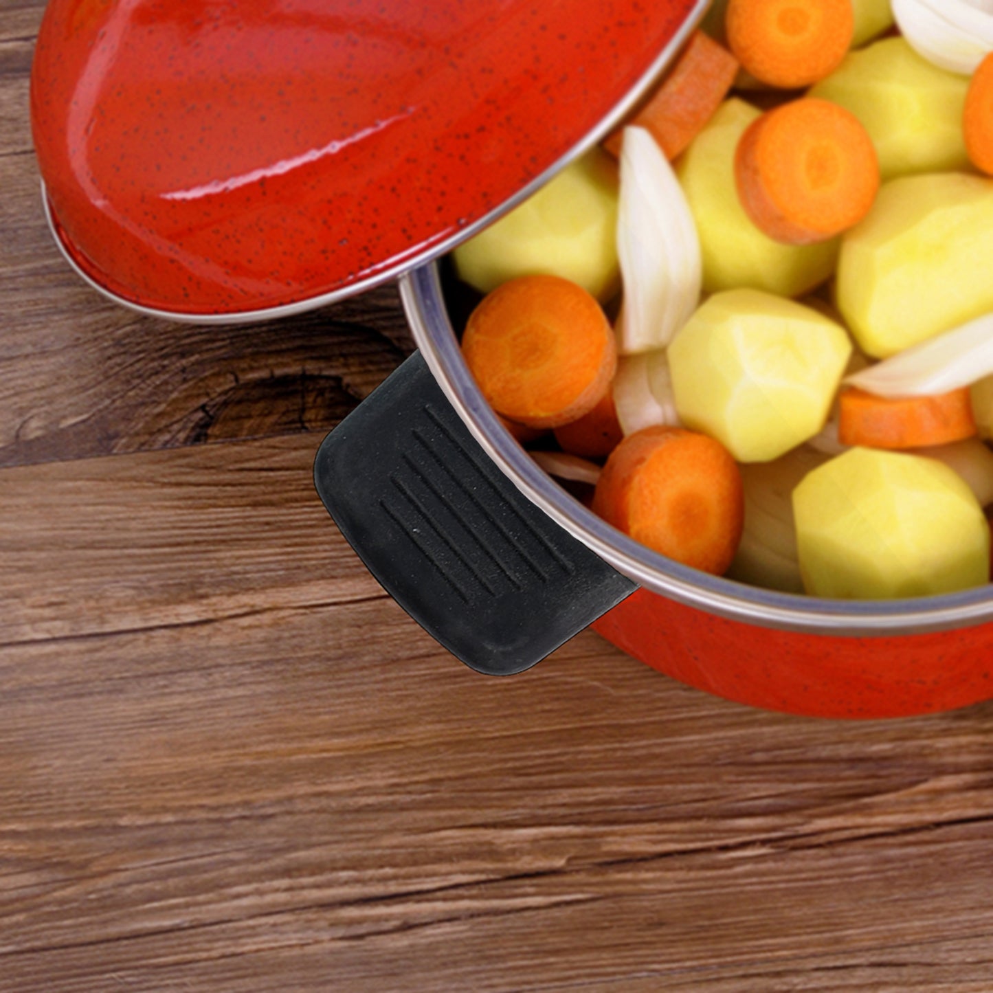 Wukusy premium silicone heat-resistant pot handle cover for cookware, designed to protect hands from heat during cooking.