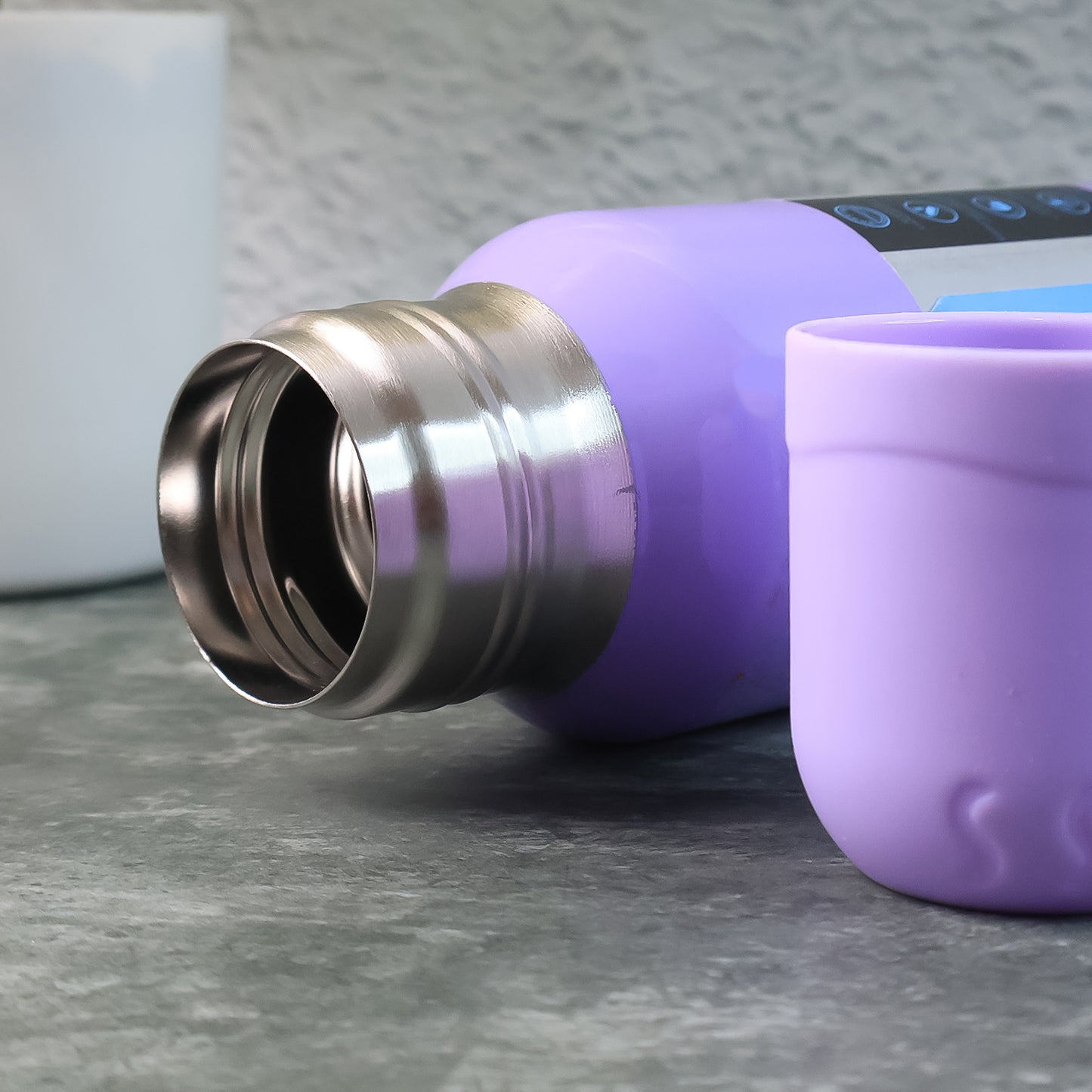 Purple Wukusy vacuum flask set with stainless steel thermos and three cups, approximately 500ml capacity, ideal for home and kitchen use.
