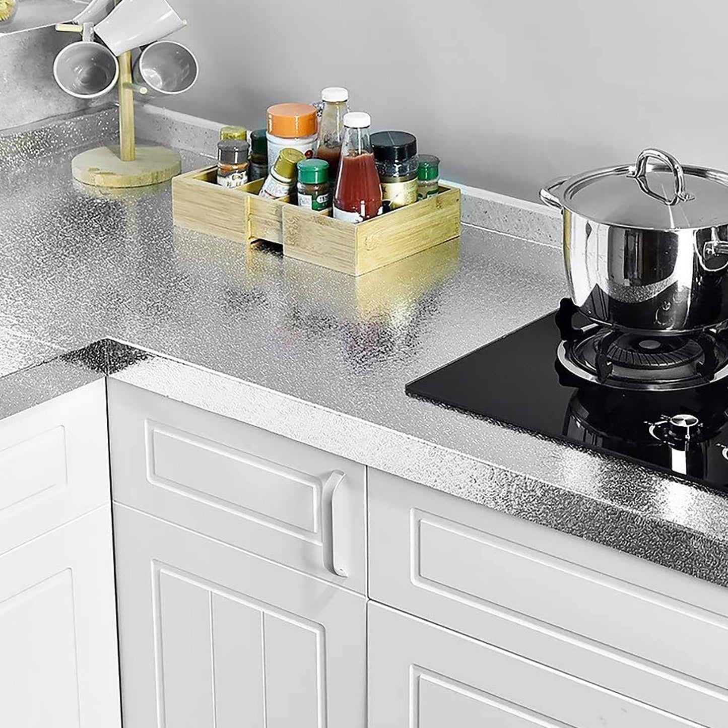 Wukusy self-adhesive aluminum foil kitchen backsplash wallpaper, 60x200 cm, ideal for kitchen wall decoration and easy installation.