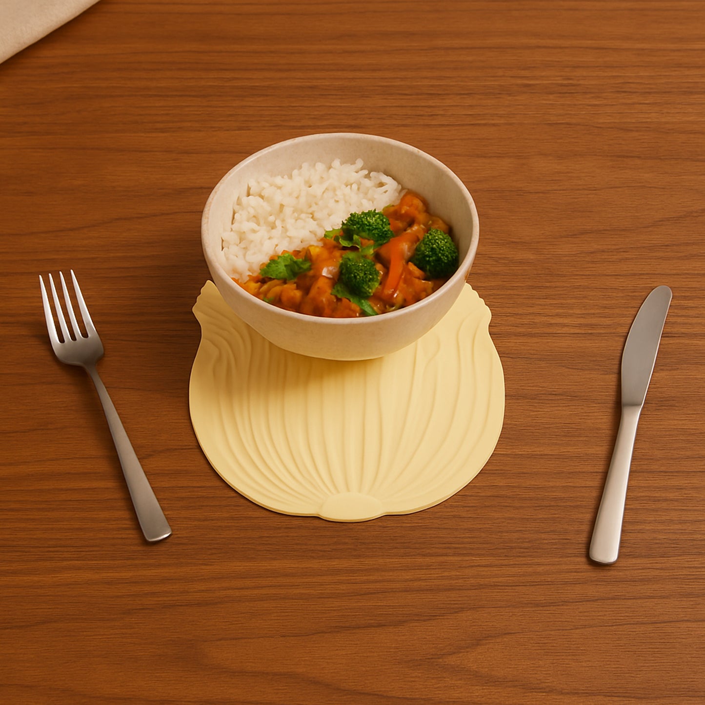 Wukusy silicone leaf design coaster set with two colorful leaf-shaped coasters for home and kitchen use.