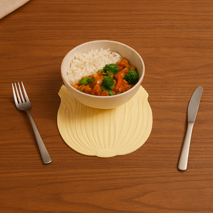 Wukusy silicone leaf design coaster set with two colorful leaf-shaped coasters for home and kitchen use.