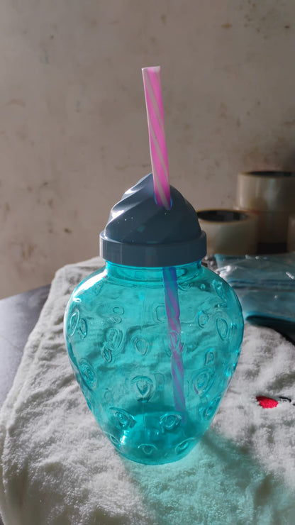 Wukusy plastic drinking cup, lightweight and durable, perfect for home use, shown with clear plastic design and smooth rim.