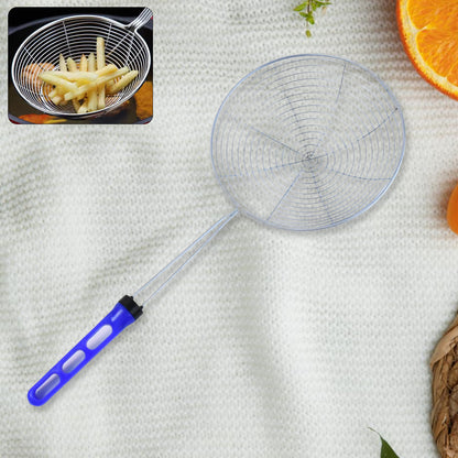 Large stainless steel deep fry strainer by Wukusy, ideal for draining fried foods in home and kitchen cooking.