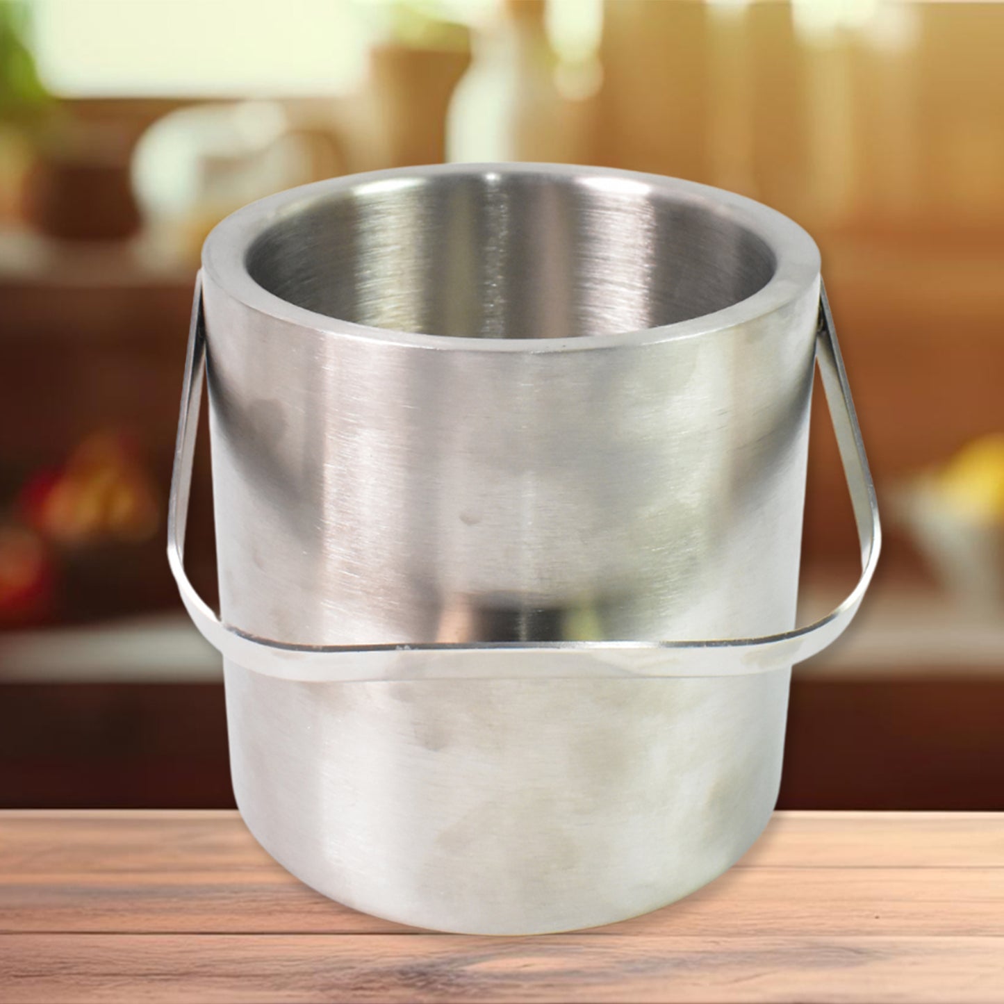 Stainless steel Wukusy ice bucket with lid, 1.3 liters capacity, ideal for home and kitchen use, sleek and durable design