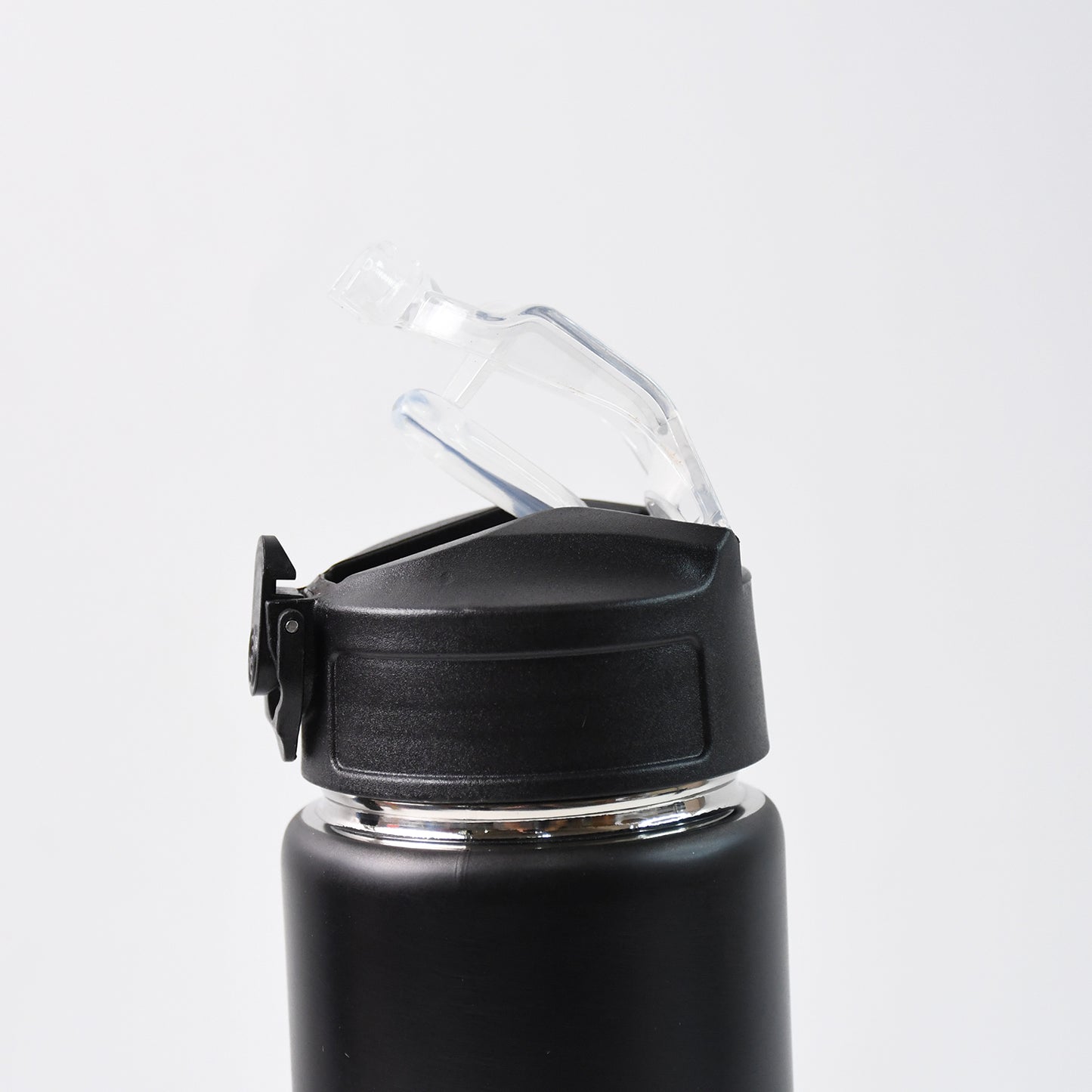 Wukusy stainless steel sports water bottle, 500ml capacity, with a sleek design and secure lid for outdoor and gym use
